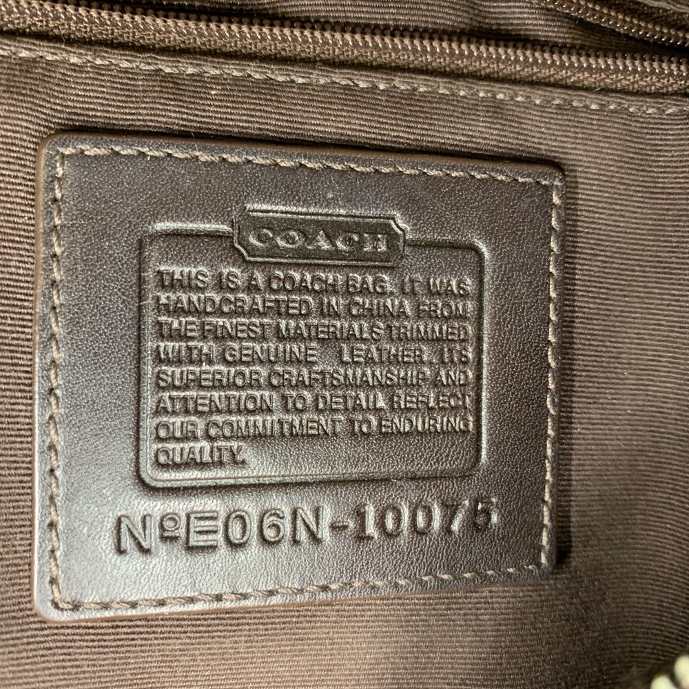 ❤️Coach Logo Handbag! - Picture 6 of 7